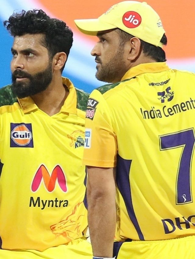 MS Dhoni hands over the captaincy of CSK to Ravindra Jadeja